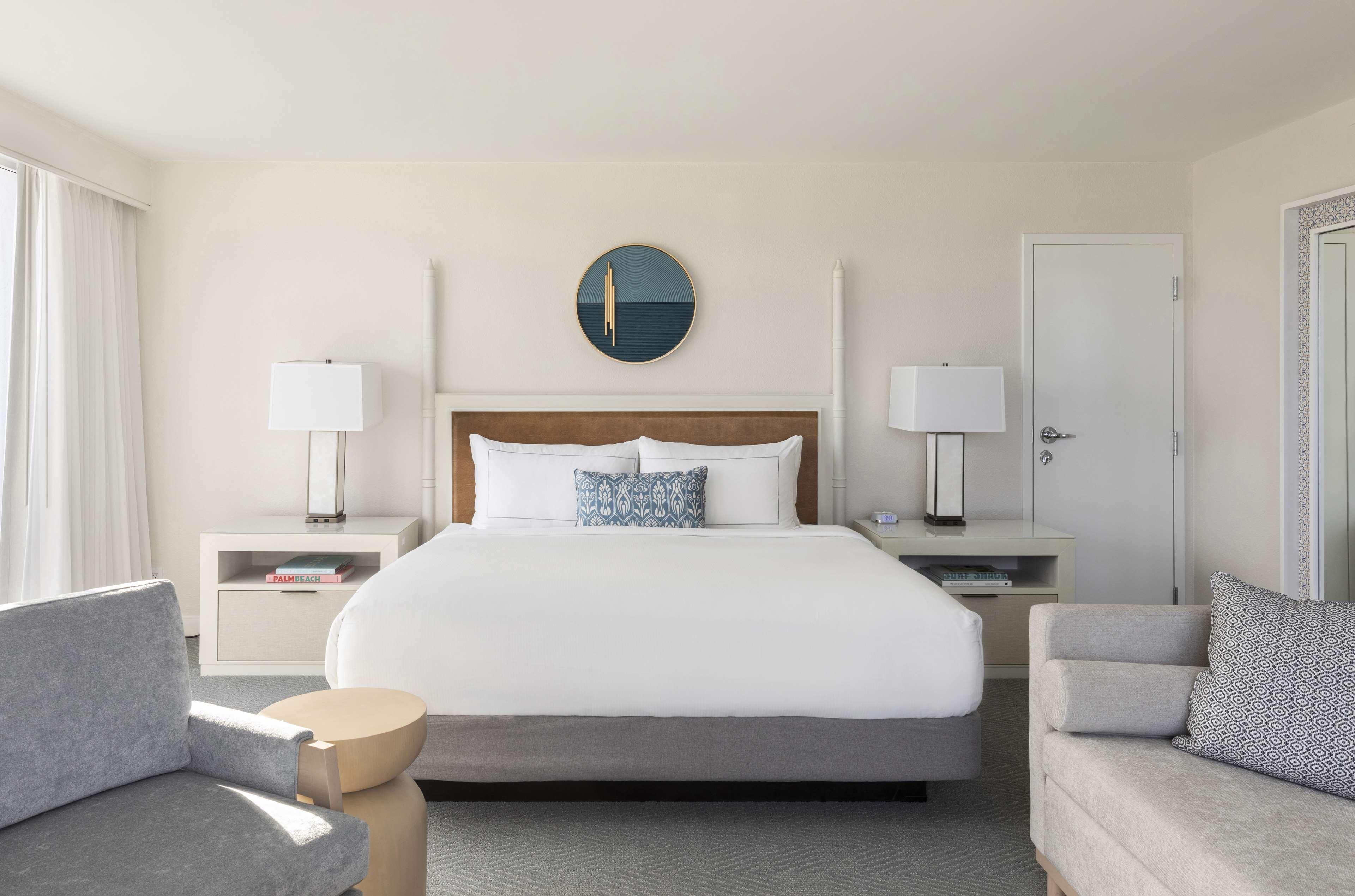 The Singer Oceanfront Resort, Curio Collection By Hilton Riviera Beach Exteriér fotografie