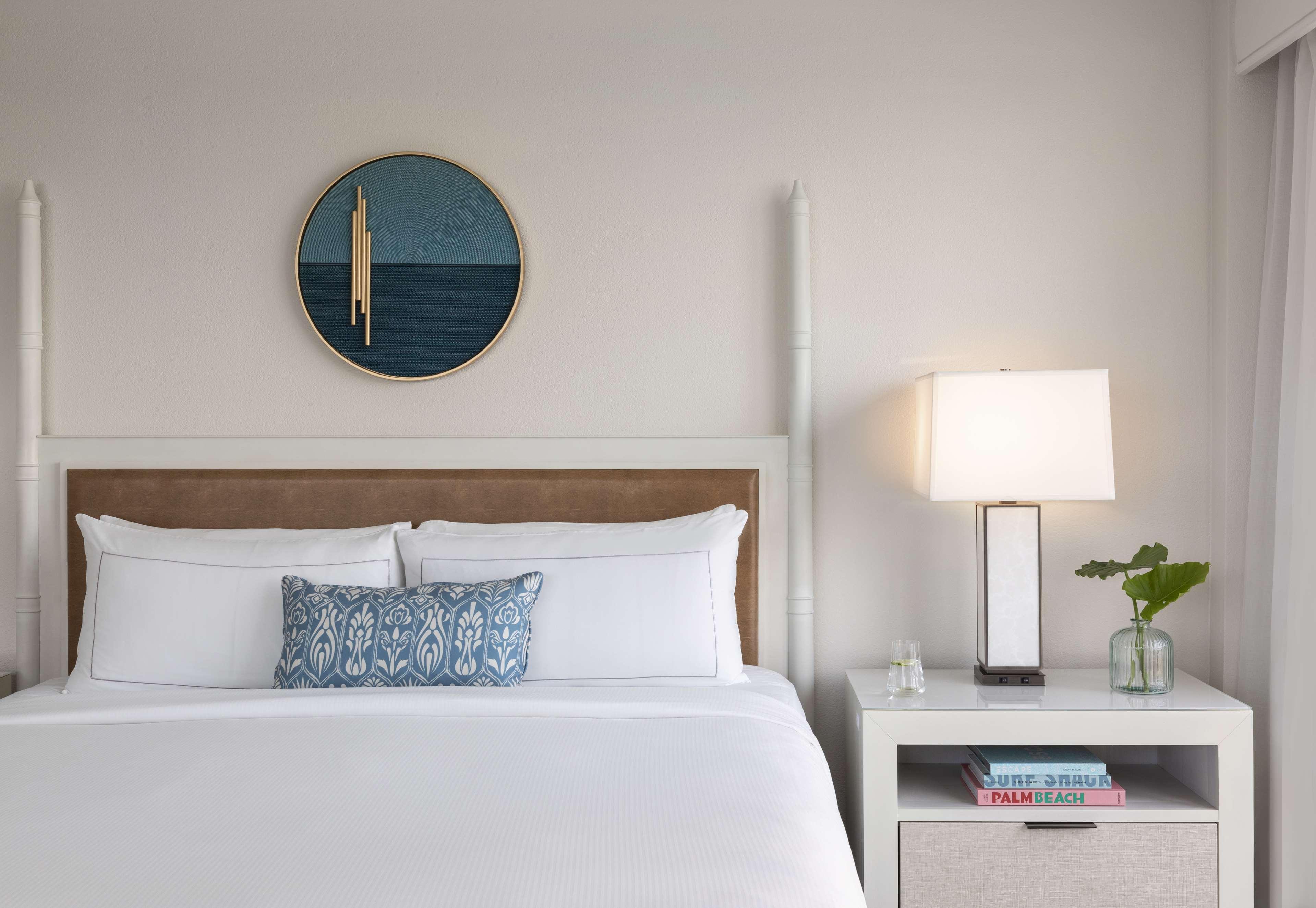 The Singer Oceanfront Resort, Curio Collection By Hilton Riviera Beach Exteriér fotografie
