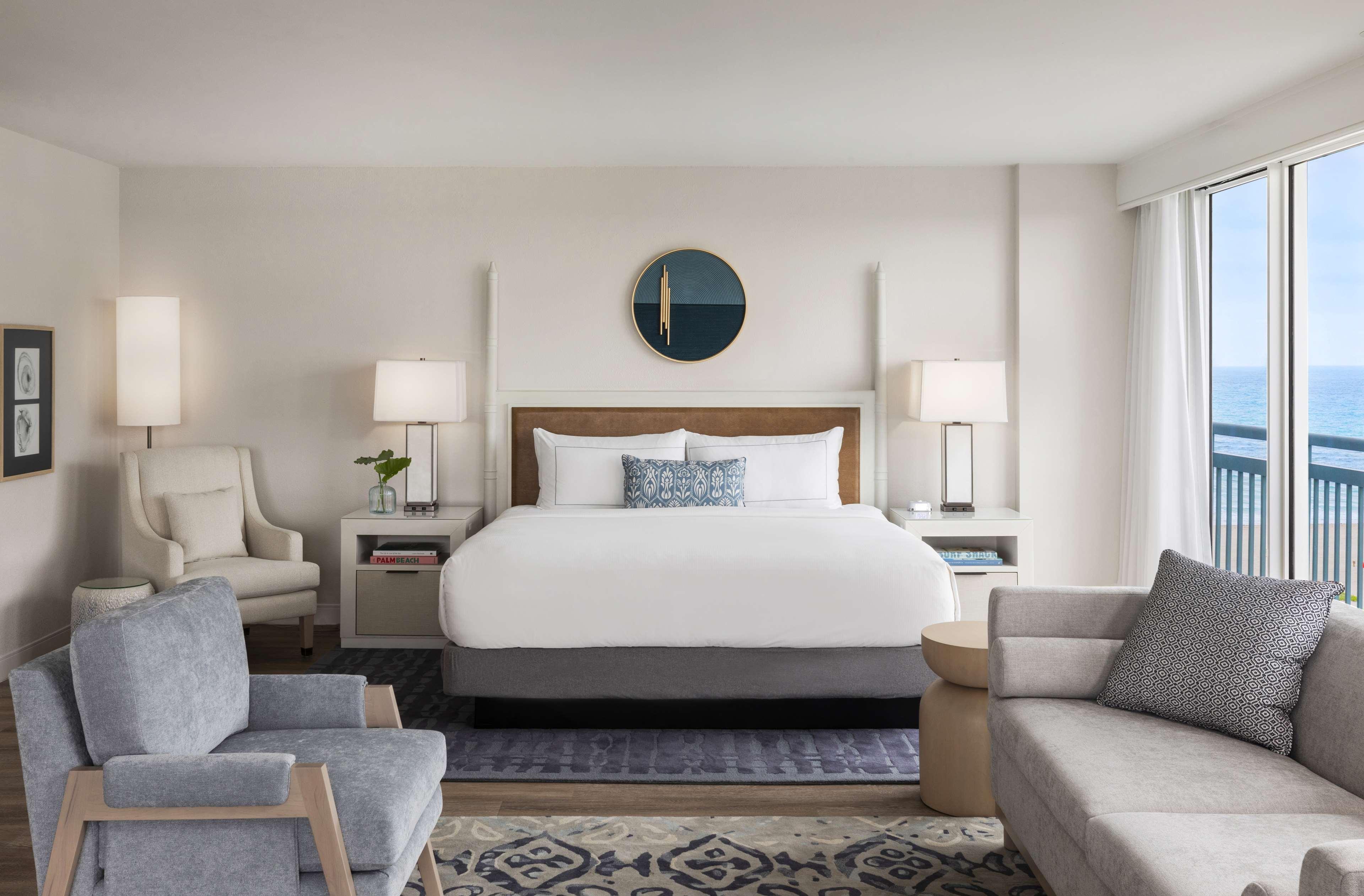 The Singer Oceanfront Resort, Curio Collection By Hilton Riviera Beach Exteriér fotografie