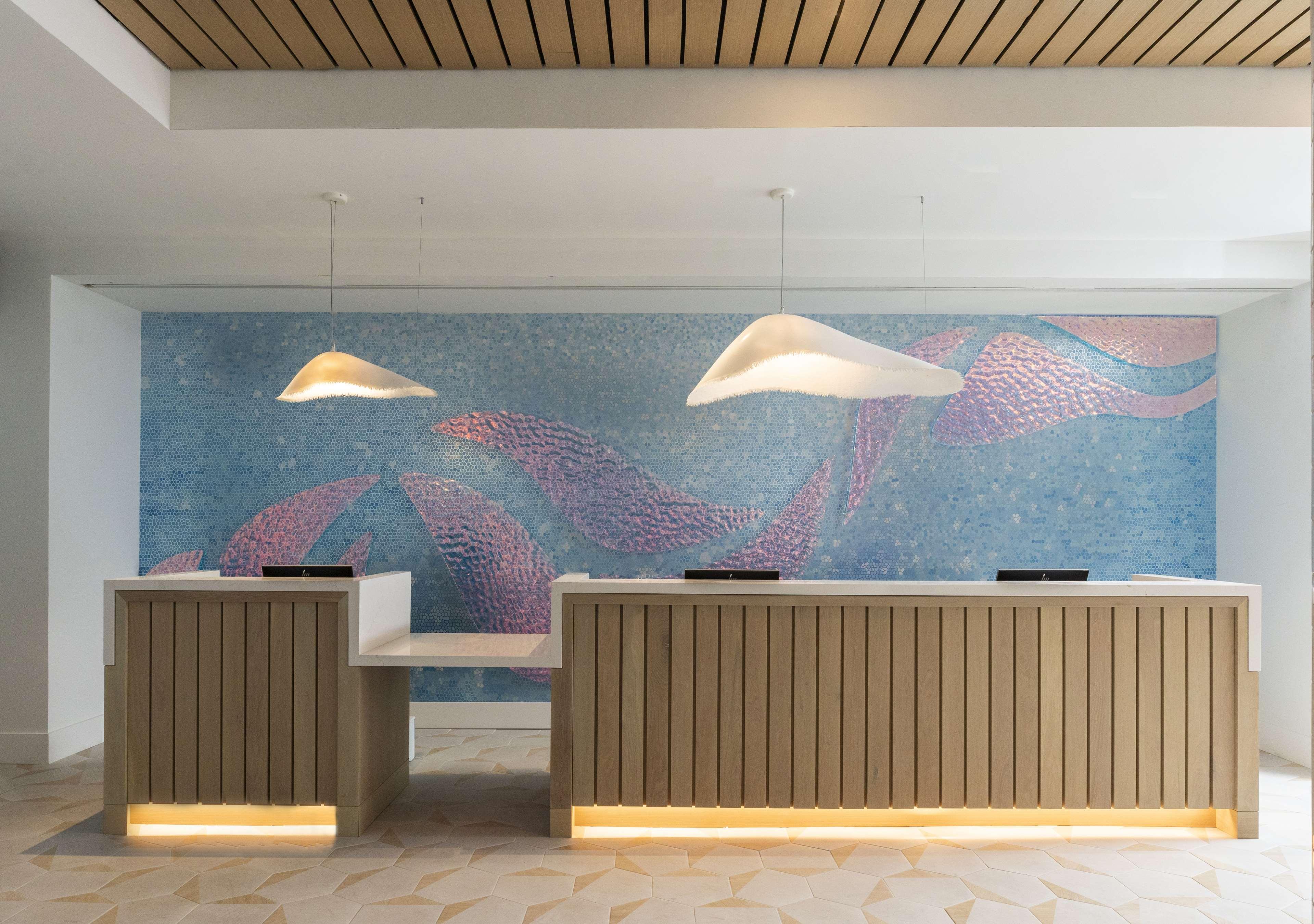 The Singer Oceanfront Resort, Curio Collection By Hilton Riviera Beach Exteriér fotografie