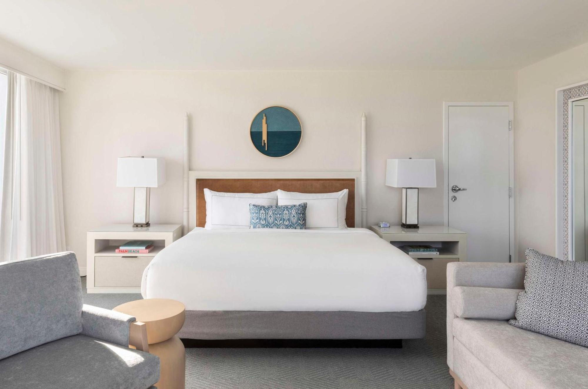 The Singer Oceanfront Resort, Curio Collection By Hilton Riviera Beach Exteriér fotografie