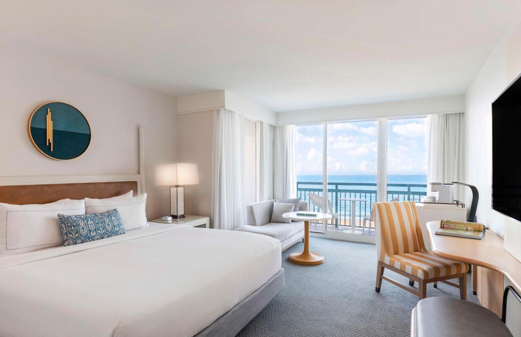 The Singer Oceanfront Resort, Curio Collection By Hilton Riviera Beach Exteriér fotografie