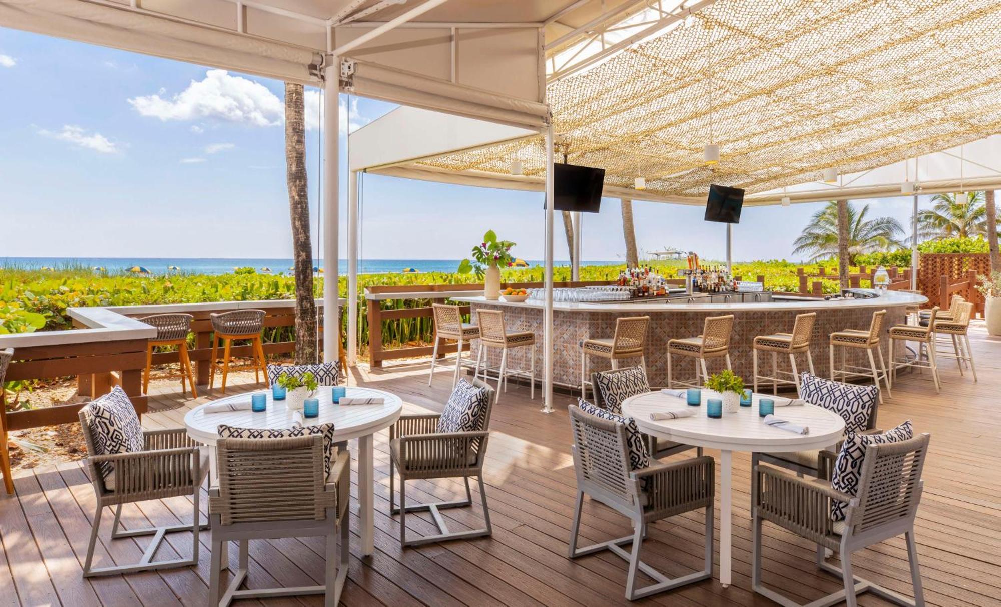 The Singer Oceanfront Resort, Curio Collection By Hilton Riviera Beach Exteriér fotografie