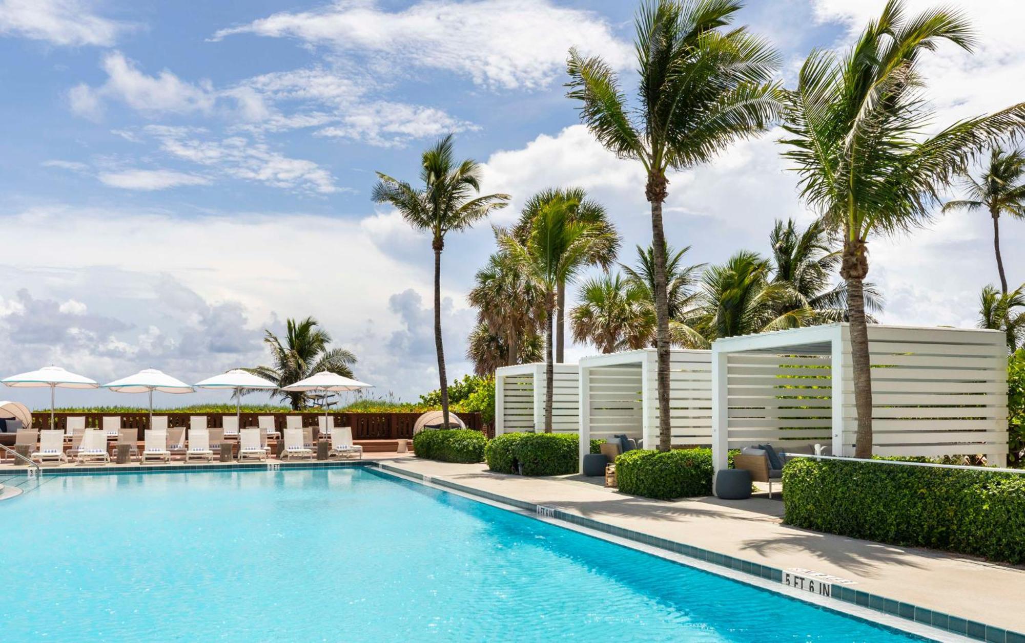 The Singer Oceanfront Resort, Curio Collection By Hilton Riviera Beach Exteriér fotografie