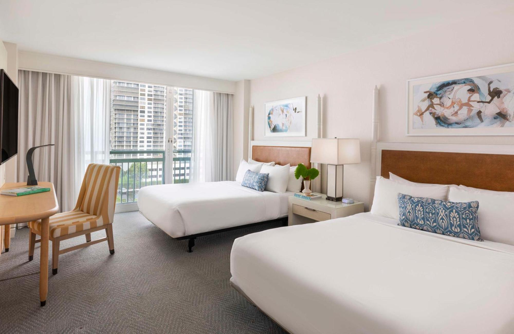 The Singer Oceanfront Resort, Curio Collection By Hilton Riviera Beach Exteriér fotografie
