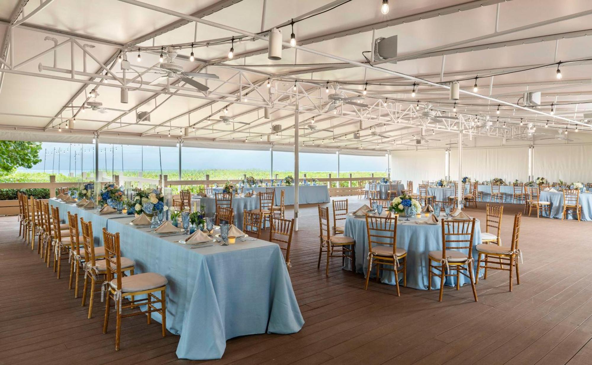 The Singer Oceanfront Resort, Curio Collection By Hilton Riviera Beach Exteriér fotografie