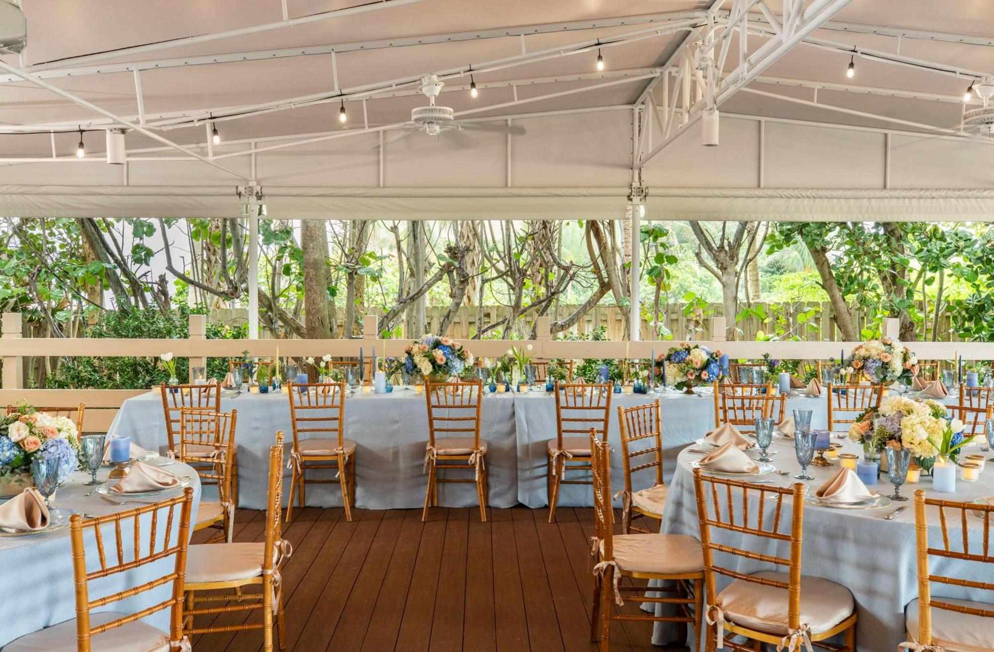The Singer Oceanfront Resort, Curio Collection By Hilton Riviera Beach Exteriér fotografie