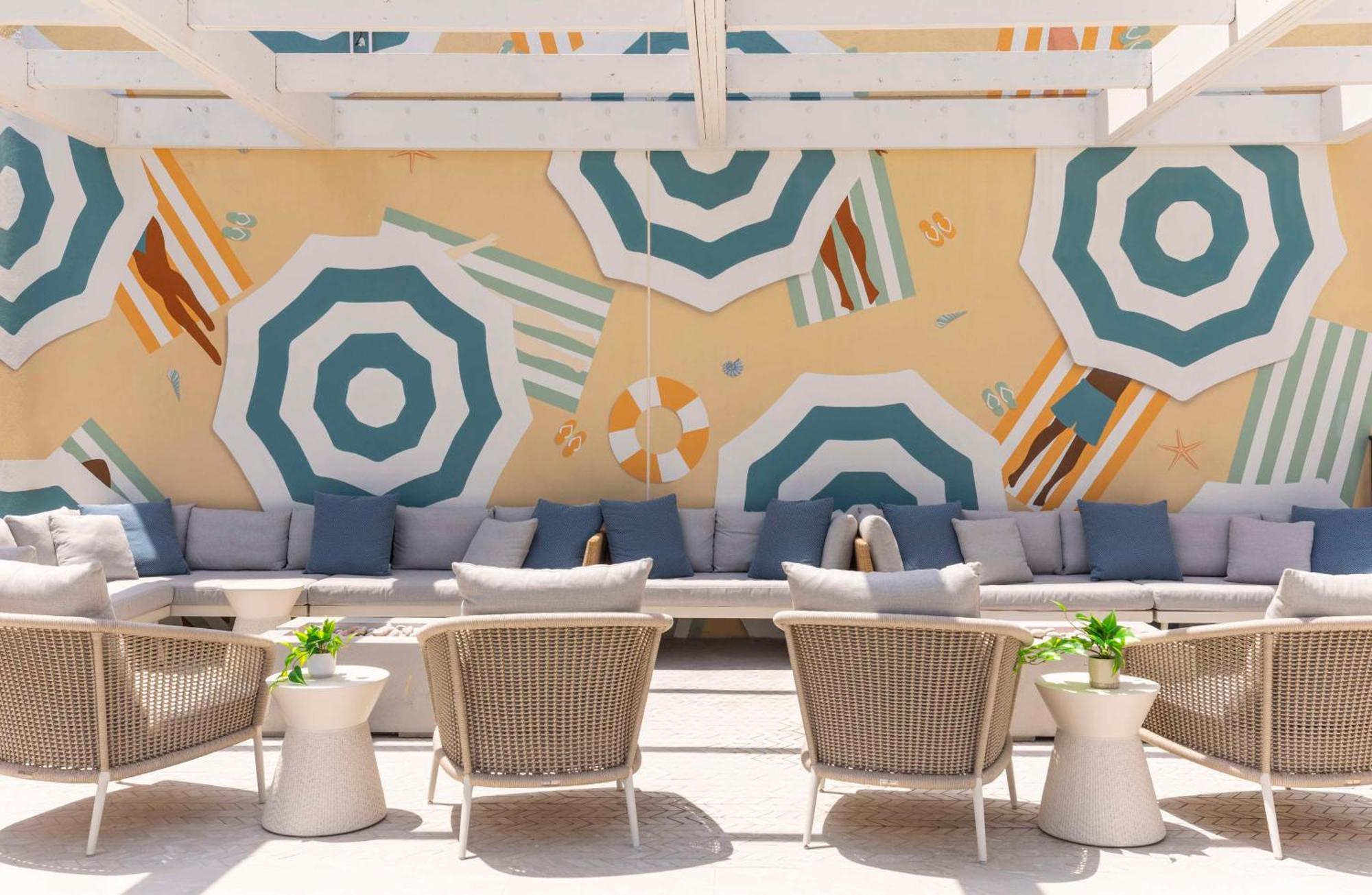 The Singer Oceanfront Resort, Curio Collection By Hilton Riviera Beach Exteriér fotografie